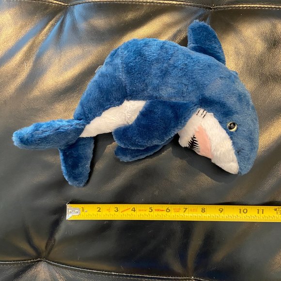 THE PETTING ZOO Blue Shark PLUSH Toy 2018 Collectible - Picture 8 of 9